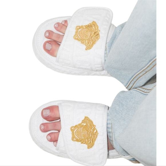 NWT$425 Versace Allover White Cotton Logo Medusa Head Platform Slippers EU 45 - Picture 3 of 15